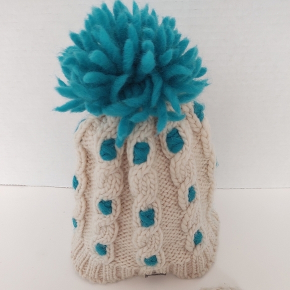 KNITWITS Originals by deLUX | Handmade Winter Pomp Hat Toque + Matching Mittens - Picture 6 of 12